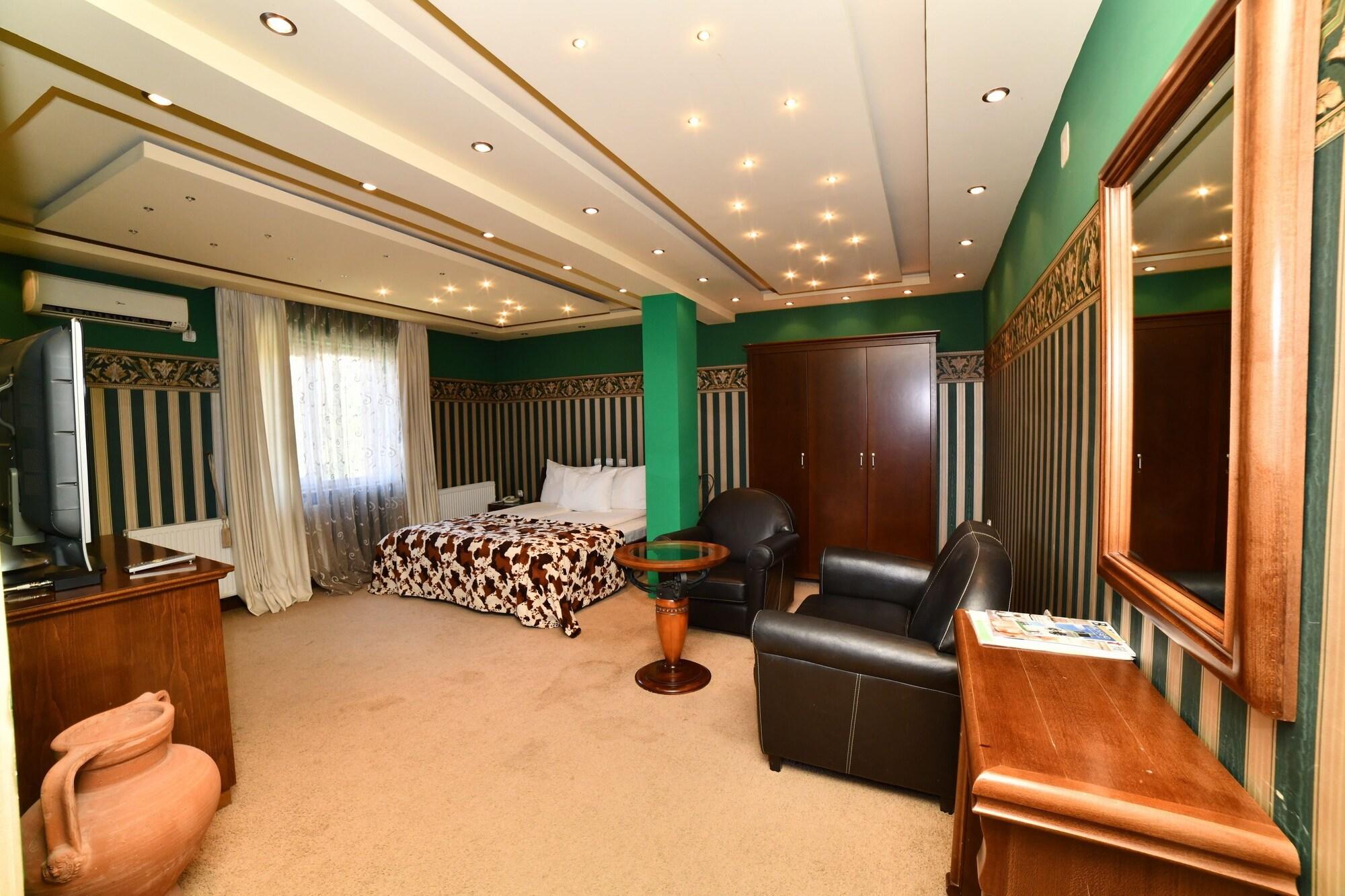 Garni Hotel Garson-Lux Ns Novi Sad Exterior photo